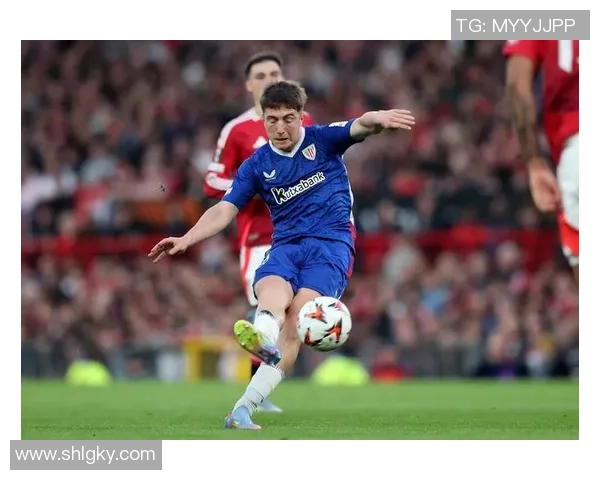 足球球星身高标准解析：探讨男性球员的理想身高与竞技表现之间的关系