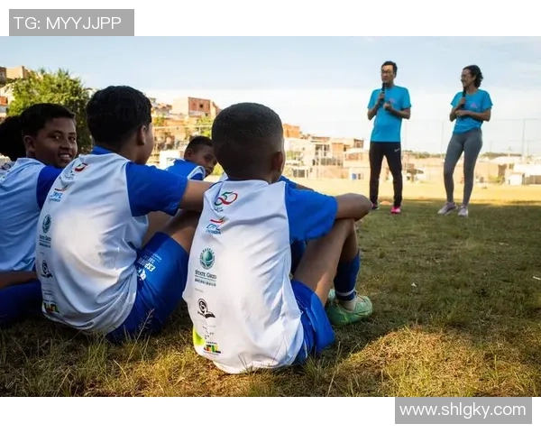 巨幅足球球星贴墙画点燃青春热血让球迷沉浸在绿茵梦想之中